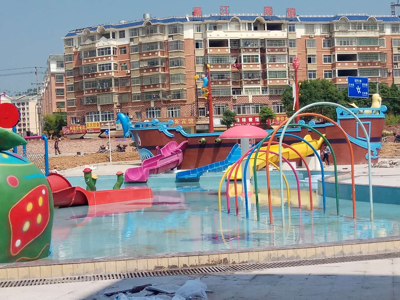 江西赣州上犹印象客家欢乐水世界---奇幻水屋组合游泳池